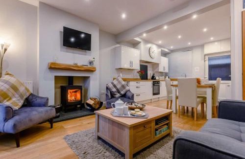Keswick House | Comfortable 2-Bed Retreat in Keswick - Pet Friendly Stay