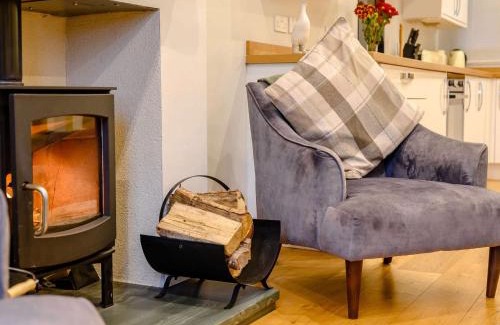 Keswick House | Comfortable 2-Bed Retreat in Keswick - Pet Friendly Stay