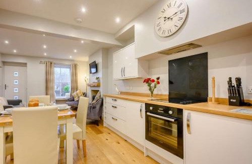 Keswick House | Comfortable 2-Bed Retreat in Keswick - Pet Friendly Stay