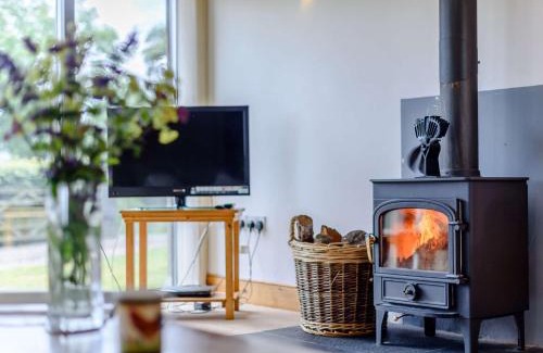 Kinnerton House | Cozy 2-Bed Retreat in Kinnerton, Pet & Child Friendly