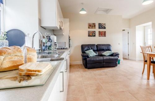 Pearsie House | Family-Friendly Retreat: 2 Bed Stay in Kirriemuir