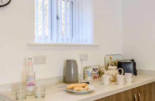 Langtoft House | Cozy 2-Bed Retreat in Langtoft - Family & Pet Friendly