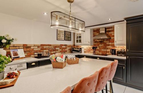 Leyburn House | Pet-Friendly 2-Bed Retreat in Leyburn - Guest Rated 10/10