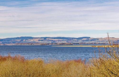 Kinross House | Pet-Friendly Retreat: 2 Bed in Loch Leven, Rated 10/10