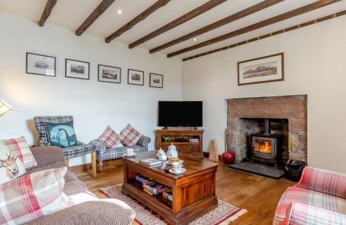 East Lewiston House | Family-Friendly 2-Bed Retreat Near Loch Ness - Top Rated!
