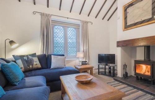 Lorton House | Cozy 2-Bedroom Retreat in Lorton with Family Amenities
