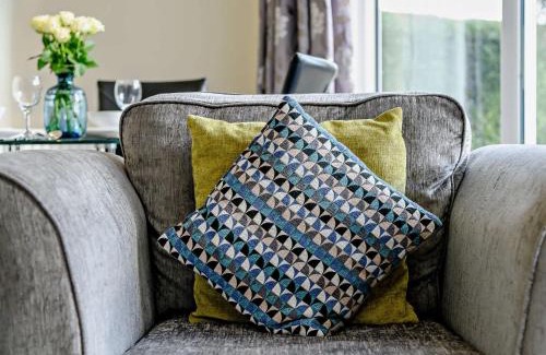 Mudeford House | Family-Friendly 2 Bed Retreat in Mudeford - 4 Star Stay