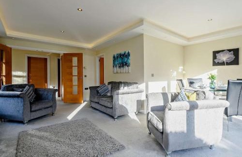 Mudeford House | Family-Friendly 2 Bed Retreat in Mudeford - 4 Star Stay