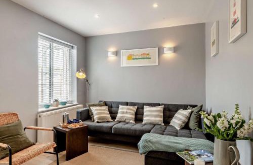 Mundesley House | Pet-Friendly 2 Bed Retreat in Mundesley - Rated 10/10
