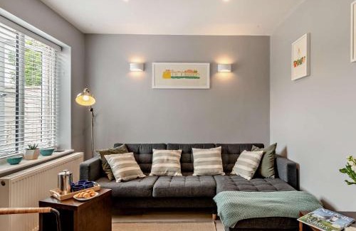 Mundesley House | Pet-Friendly 2 Bed Retreat in Mundesley - Rated 10/10