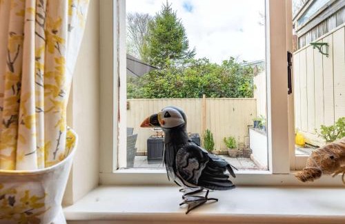 Narberth House | Family-Friendly 2-Bed Retreat in Narberth Awaits You