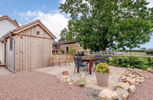 Newent House | Family-Friendly 2-Bedroom Retreat in Newent