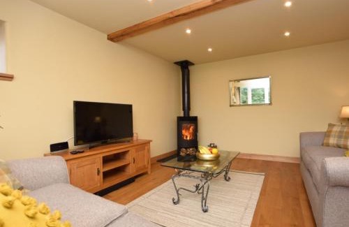 West Linton House | Cozy 2-Bed Retreat in Pet-Friendly Peebles