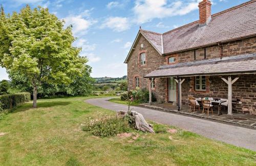 Pencelli House | Cozy 2-Bedroom Retreat in Pencelli - Pet & Child Friendly