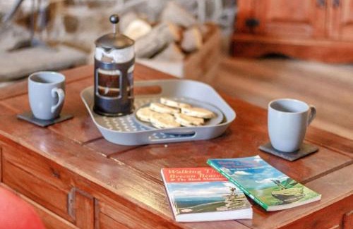 Pen-y-cae House | Cozy 2-Bed Retreat in Penycae with Hot Tub & Pet Friendly