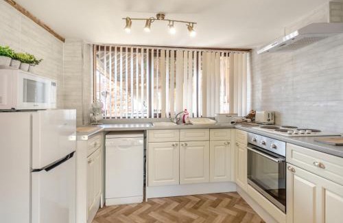 Newton-on-Rawcliffe House | Cozy 2-Bed Retreat in Pickering with Pool & Spa