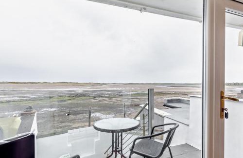 Ravenglass House | Family-Friendly 2 Bed Retreat in Ravenglass with Hot Tub