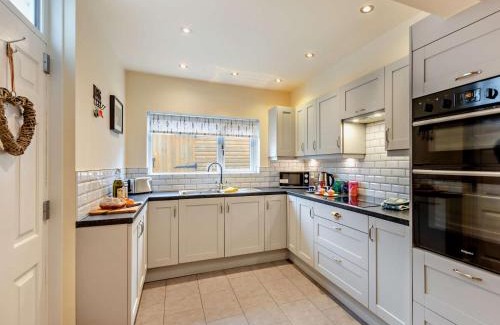 Giggleswick House | Family-Friendly 2-Bedroom Getaway in Settle