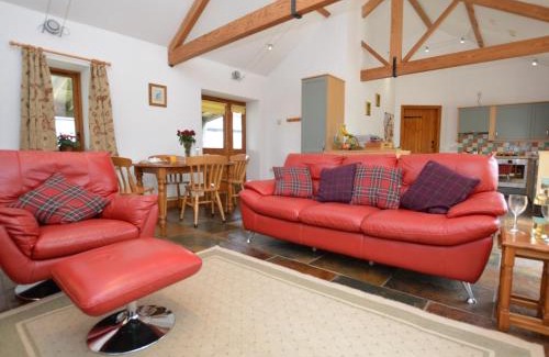 Alweston House | Pet-Friendly Retreat with Pool in Sherborne FOLWO