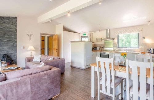 Dukeries Mill House | Relaxing 2-Bed Retreat in Sherwood Forest with Hot Tub