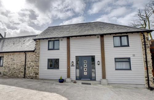 South Molton House | Family-Friendly 2-Bed Hotel in South Molton, Perfect for You