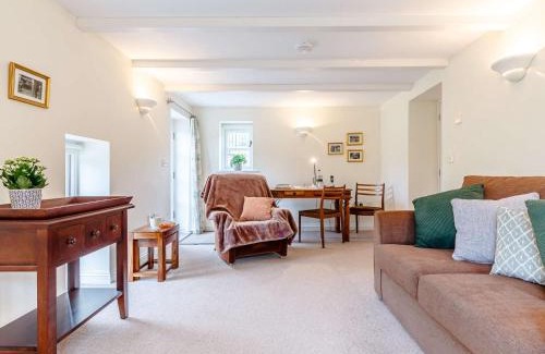 Grampound House | Cozy 2-Bed Retreat in St Austell with Family Amenities