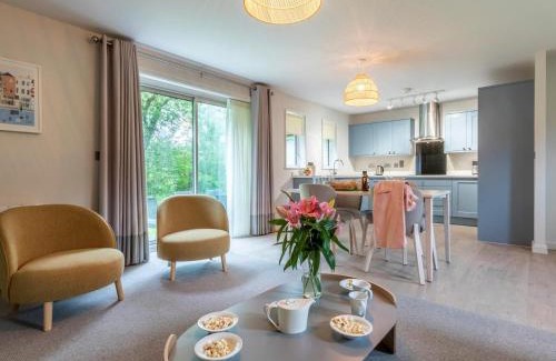 St Mellion House | Comfortable 2 Bed Accommodation in St. Mellion with Pool