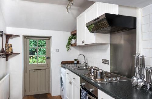 Talybont-on-Usk House | Pet-Friendly 2-Bed Retreat in Talybont-On-Usk