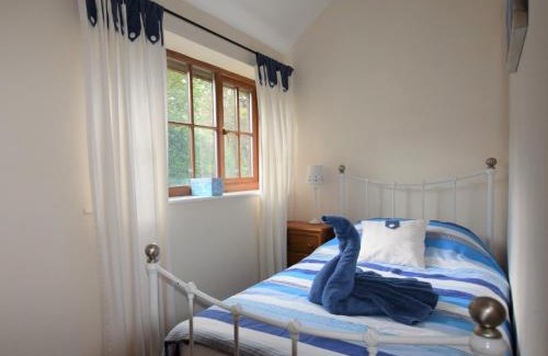 East Harling House | Family-Friendly 2 Bed Retreat in Thetford with Amenities