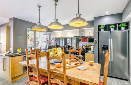 Thornton House | Cozy 2-Bed Retreat in Thornton with Hot Tub & Pet-Friendly