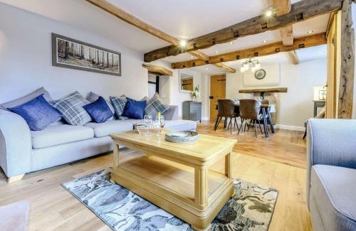 Eamont Bridge House | Cozy 2-Bed Retreat in Ullswater with Hot Tub & Pet Friendly