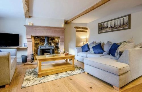 Eamont Bridge House | Cozy 2-Bed Retreat in Ullswater with Hot Tub & Pet Friendly