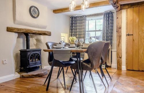 Eamont Bridge House | Cozy 2-Bed Retreat in Ullswater with Hot Tub & Pet Friendly