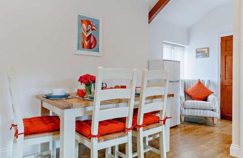 West Buckland House | Family-Friendly 2-Bed Retreat with Hot Tub in Wellington