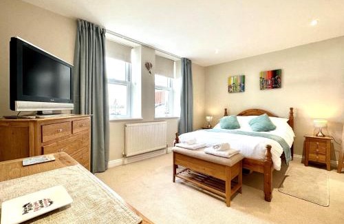 Westward Ho Apartment | Family-Friendly 2-Bed Hotel in Westward Ho - Pet Welcome!