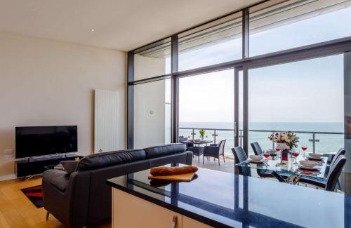 Westleigh Apartment | Family-Friendly 2-Bed Retreat in Westward Ho
