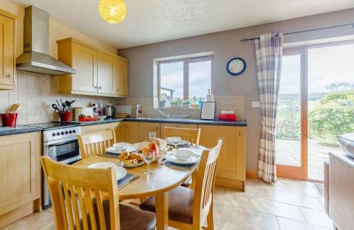 Upper Sapey House | Pet-Friendly 2 Bed Retreat in Worcester - Perfect for Families