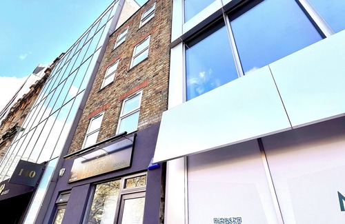 St Luke's Apartment | Convenient 2-Bed Retreat Near Tower of London, Family-Friendly