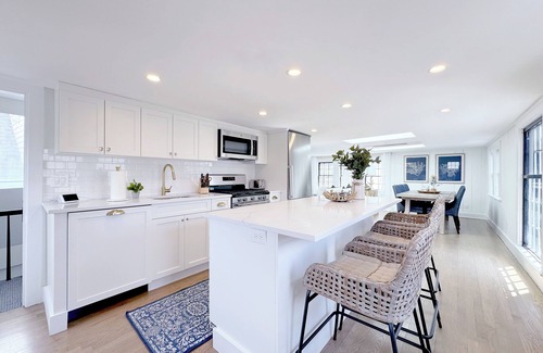 Marblehead Condo | 2-Bed Penthouse with Rooftop Deck in Old Town, Harbor Peeks and Parking