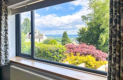 Littledean House | Comfortable 2-Bed Property in Pet-Friendly Cinderford