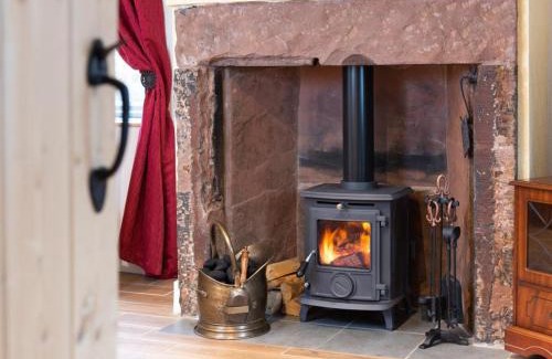 Maryport House | Cozy 2-Bed Property in Mawbray, Cumbria - Family Friendly