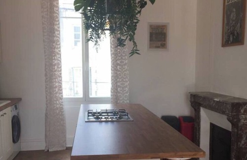 Montmorillon Apartment | Modern 2-Bed Apartment with Rooftop Terrace in Town Centre