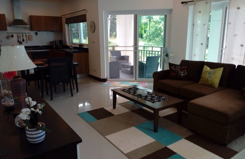 Thai Mueang Villa | Cozy 2-Bedroom Retreat for Families with Breakfast Included