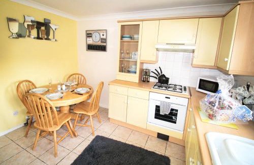 Kirk Sandall House | Pet-Friendly 2 Bedroom House with Garden in Doncaster