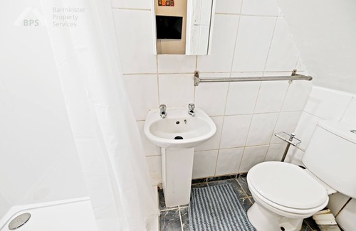 Tottenham Apartment | Inviting Tottenham Apartment with Kitchen for 4 Guests