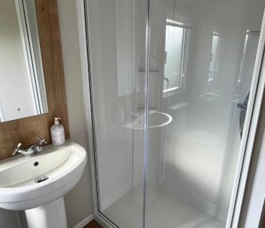 Morecambe House | New Family-Friendly 2 Bedroom Lodge with Private Pool