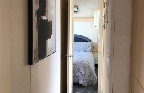 Monreith Cabin | Family-Friendly 2 Bedroom Static Caravan with Kitchen