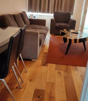 Solihull Apartment | Convenient 2-Bed Solihull Hotel Near NEC & JLR