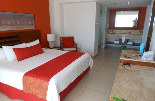 Nuevo Vallarta Resort | Family-Friendly 2 Bed Suite Steps from Beach with Ocean View