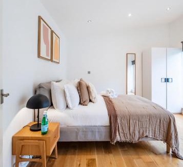 Holborn and Covent Garden Apartment | 2 Bedr, 3 Beds, 2 Bath Covent Garden 3-min subway